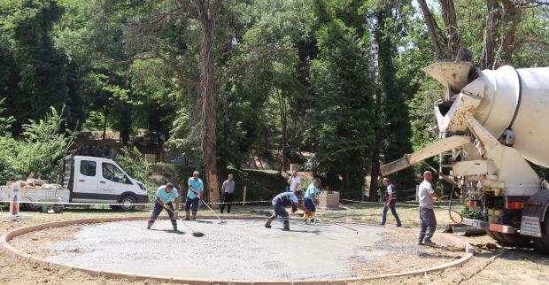 İzmit Belediyesi Cephanelik Mesire  Alanına yeni oyun grubu kazandırıyor