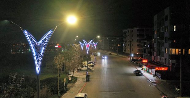 İzmit Belediyesi Sahilyolu Sokağı ışıl ışıl yaptı